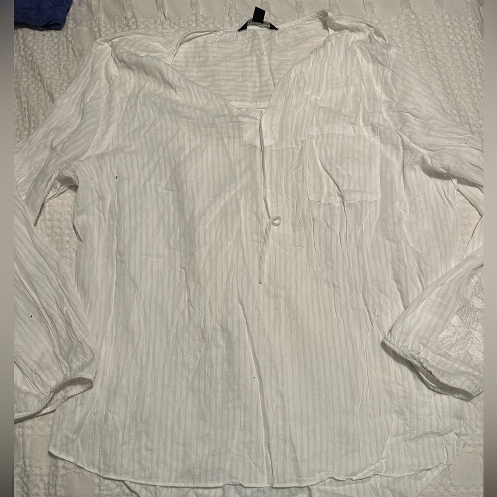 Simply Vera by Vera Wang NWOT Top
